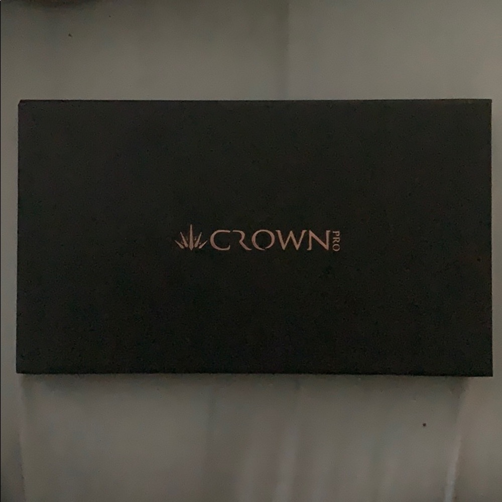 Crown Pro 10 Color Fuego Collection Palette